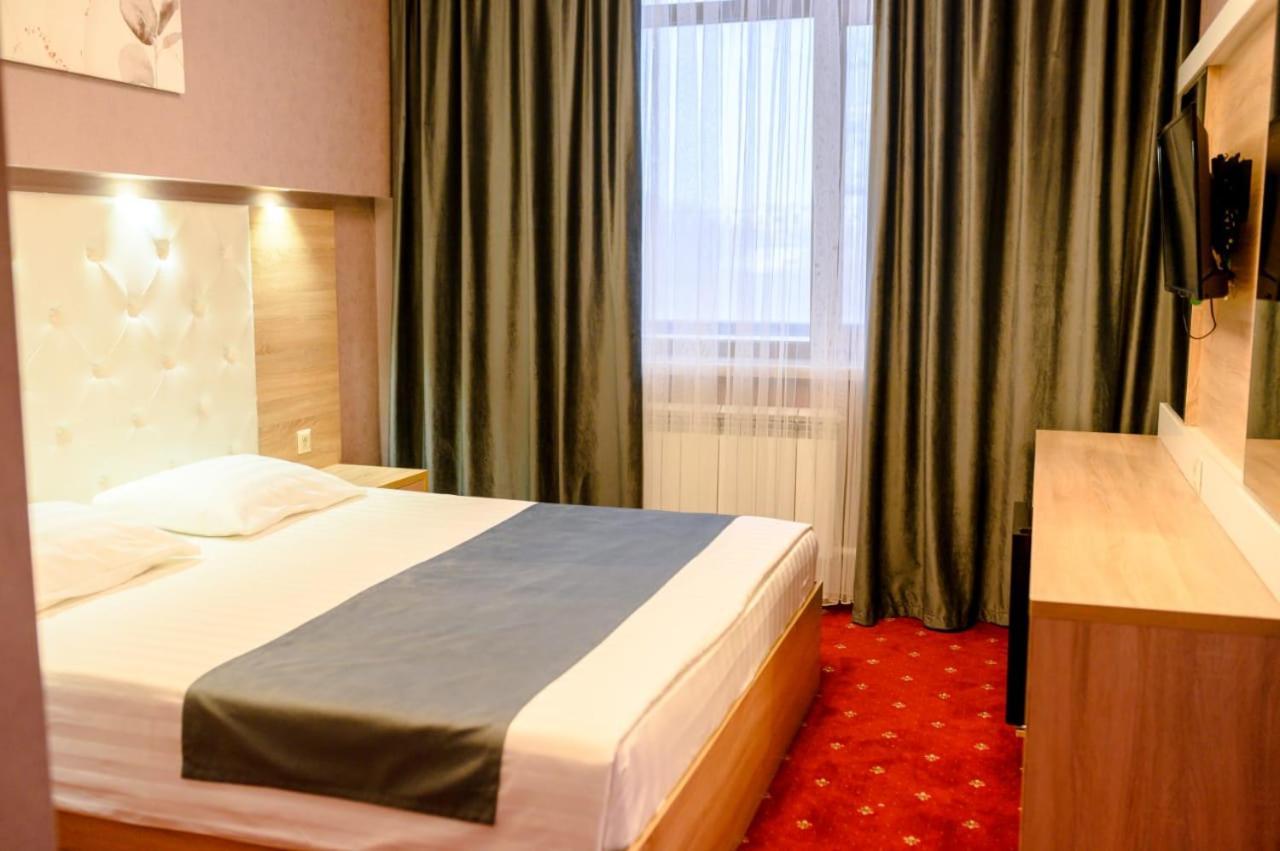 Sun Rise Inn คารากันดี ภายนอก รูปภาพ