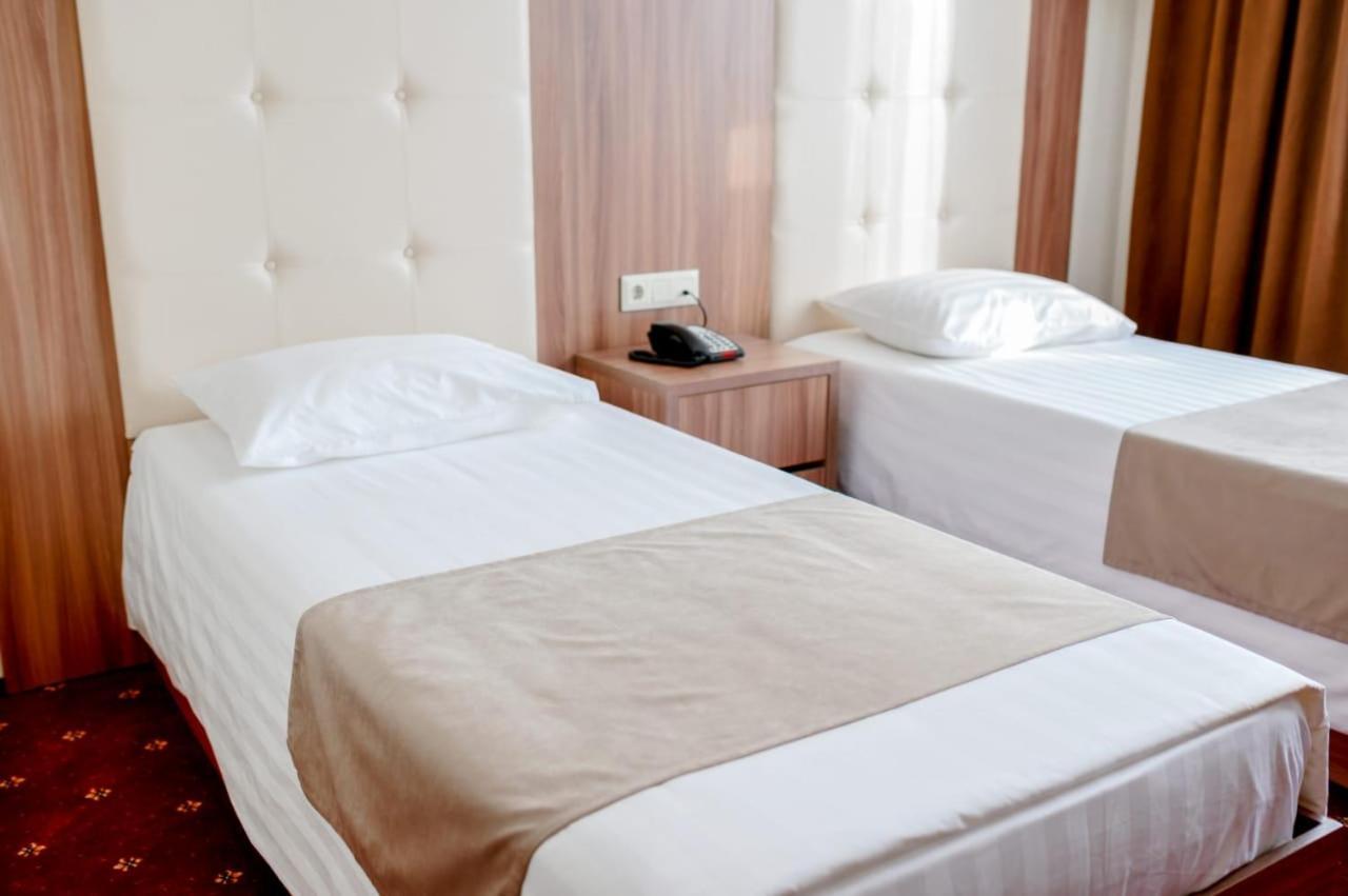 Sun Rise Inn คารากันดี ภายนอก รูปภาพ